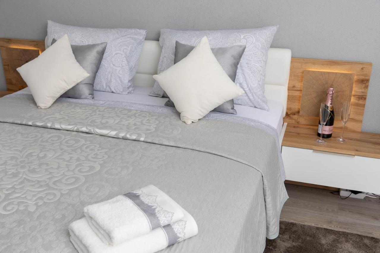 Apartments Ozrenka Tučepi Εξωτερικό φωτογραφία