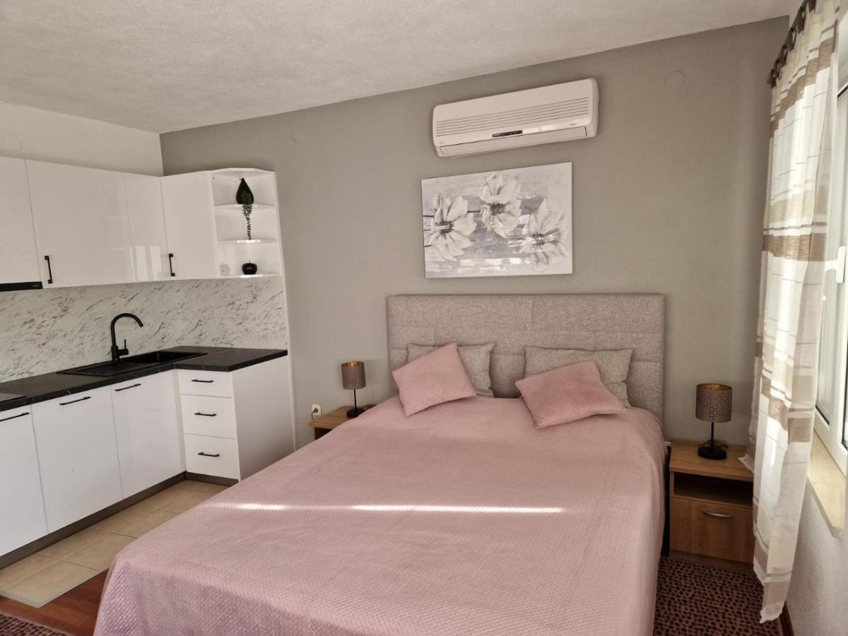 Apartments Ozrenka Tučepi Εξωτερικό φωτογραφία